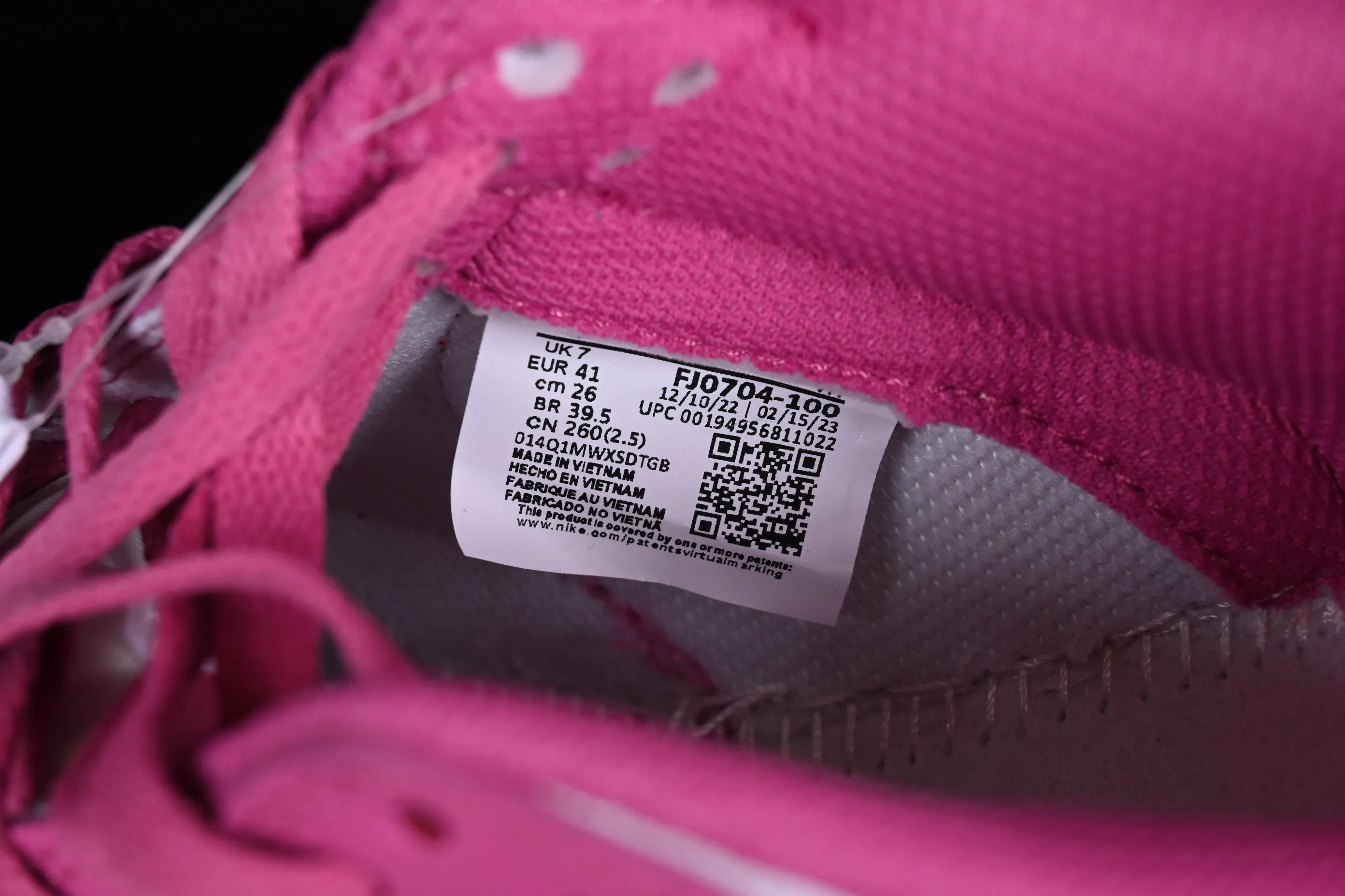 All categories Nk SB Dunk series Nk SB Dunk Low low-top sneakers N version Nk Dunk Low GS "Active Fuchsia" Barbie pink SB low-top casual sneakers FJ0704-100